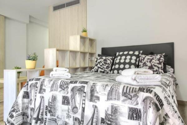 Apartamentos Turisticos Plaza San Juan 2 Тудела Екстер'єр фото